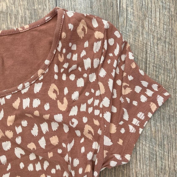 Isabel Maternity | Short Sleeve Body Con Leopard Print Dress - Picture 6 of 10